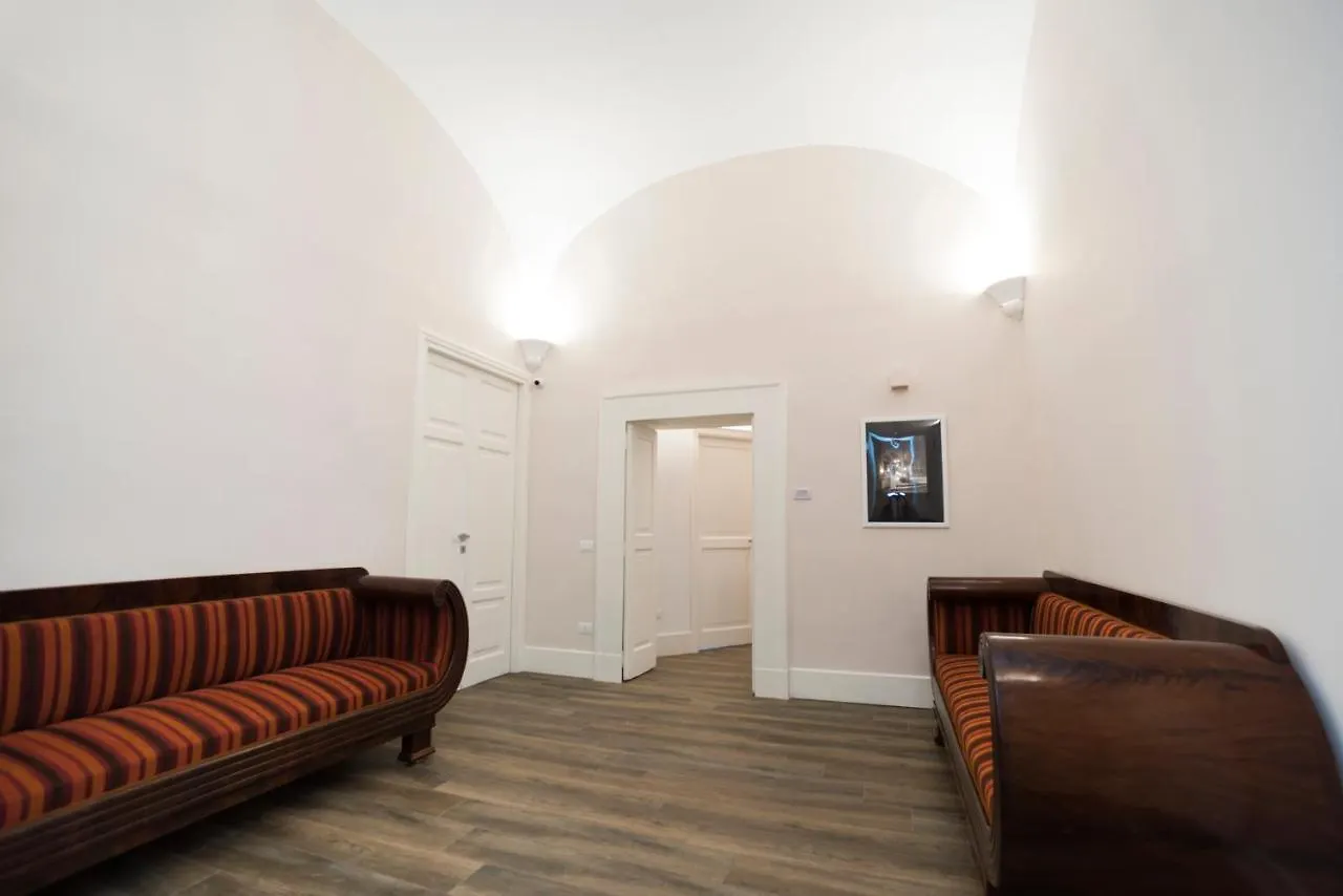 **  Foro Carolino S&B Bed & Breakfast Naples Italy