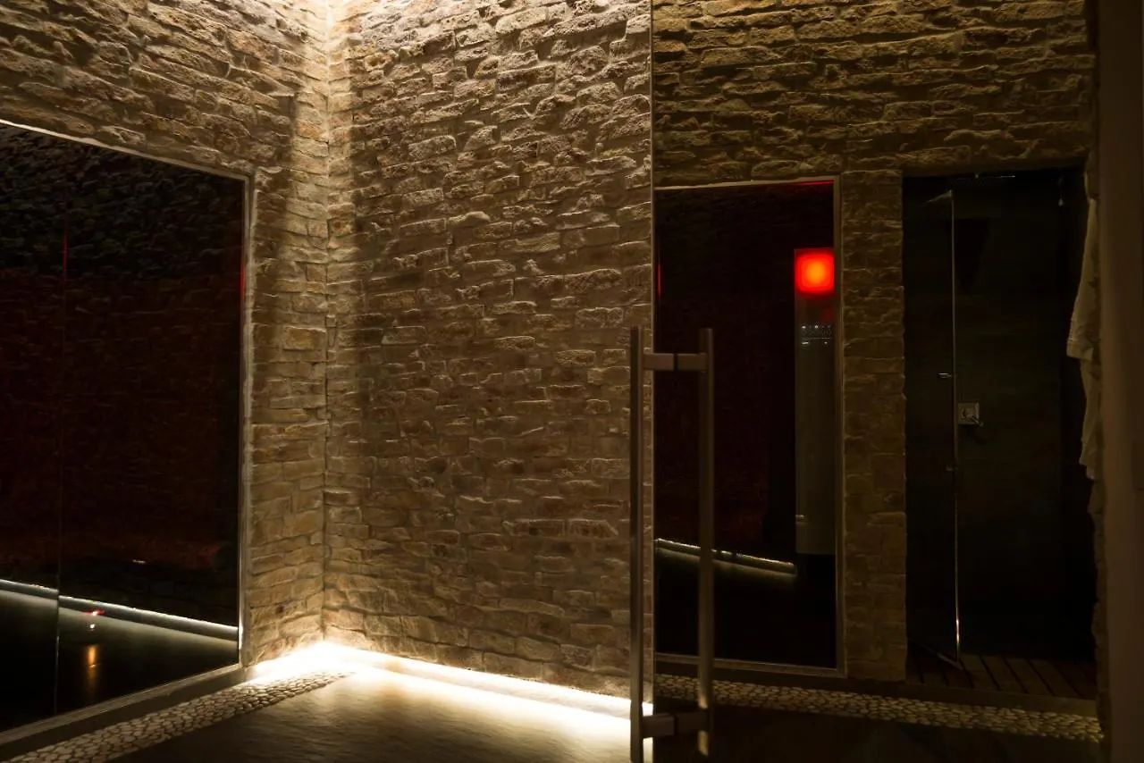 Foro Carolino S&B Bed & Breakfast Napoli 2*,  İtalya